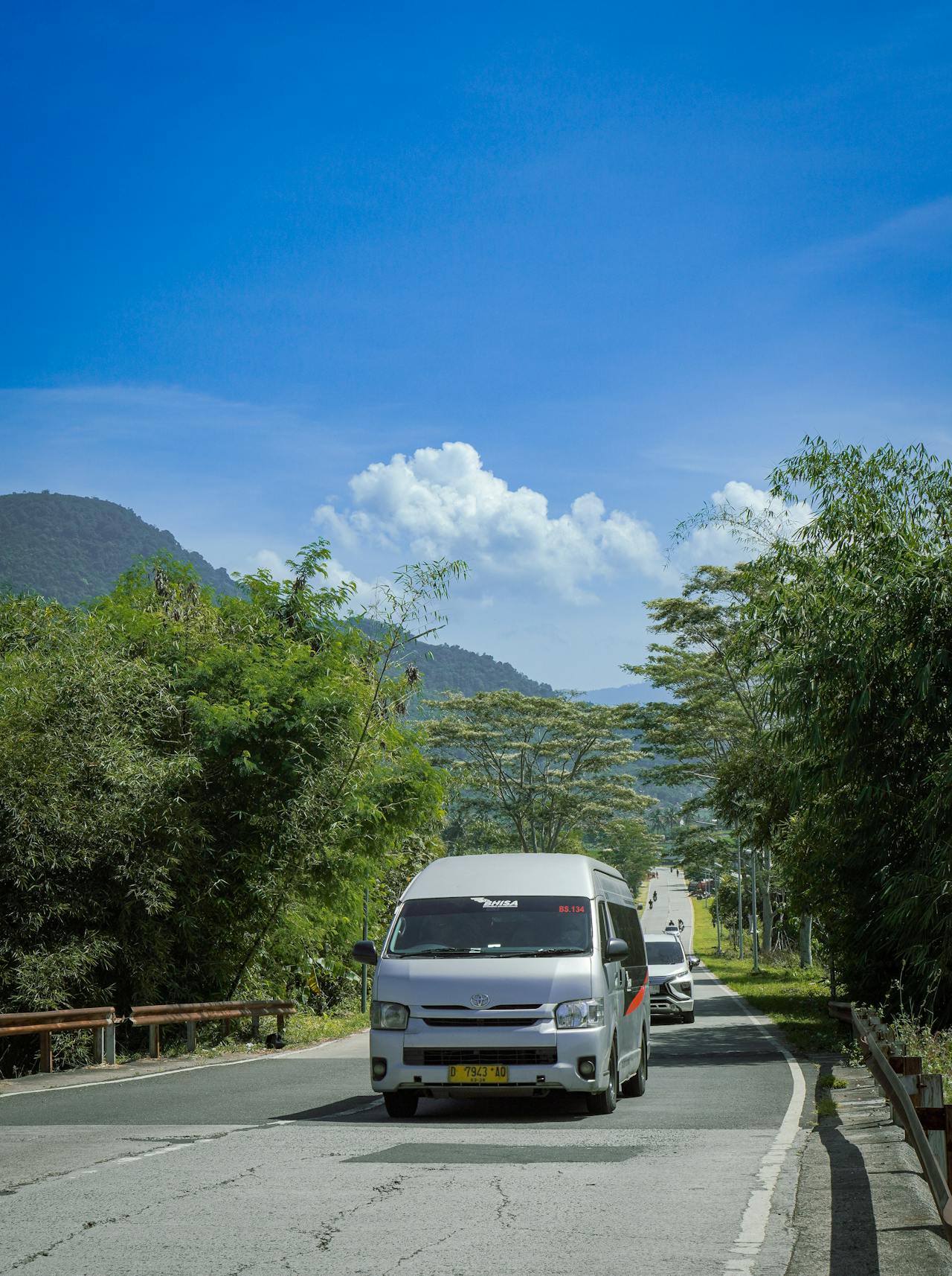 Will a Toyota HiAce Fit 3 Car Seats and Luggage? A Guide to Bali Minibuses
